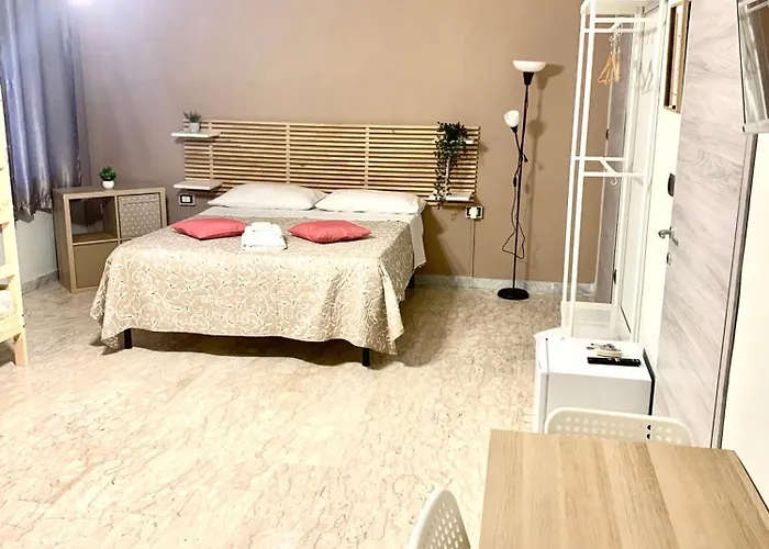 Neapolis Center2