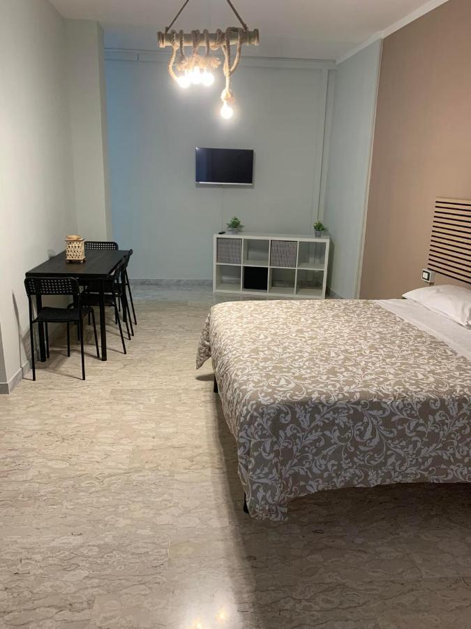 Neapolis Center2 * Nápoles